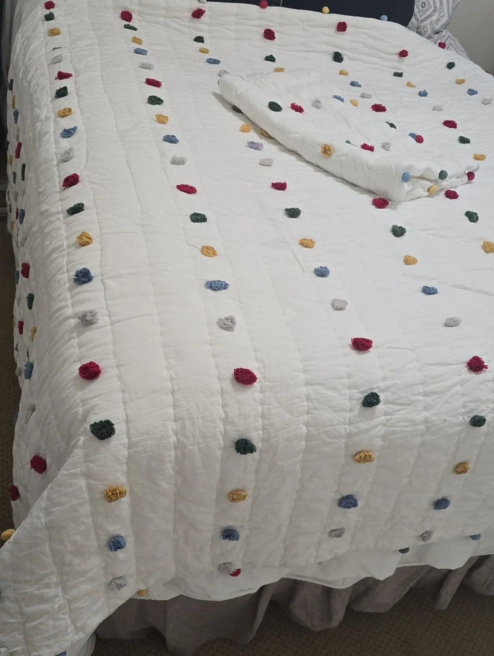 Pottery Barn Kids White Quilted Coverlet And Pillow Case Multicolor Pom-Pom Dots